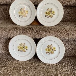 Elegant Floral Dinner Plates Set